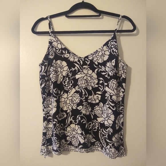 Express 2 in 1 Sleeveless cami black and white reversible prints Size XS - Picture 1 of 8